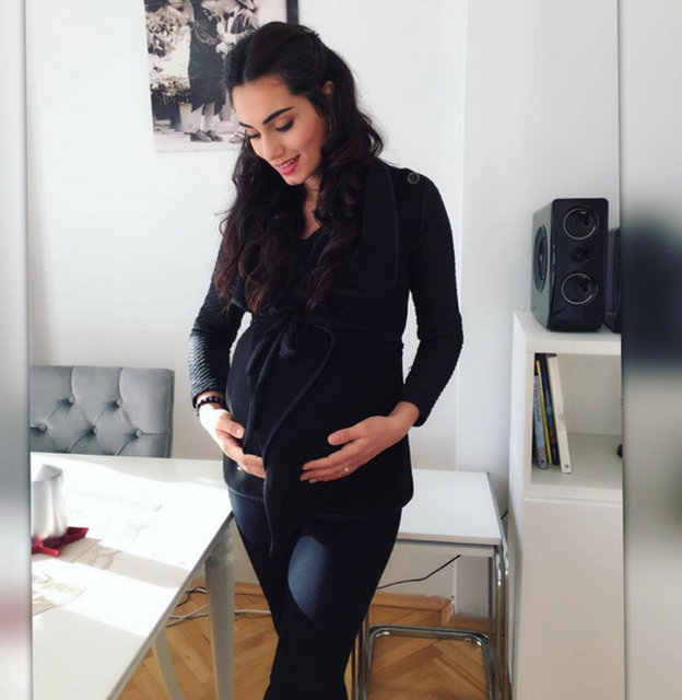 Göbeği iyice ortaya çıkan Bozar, Instagram hesabından paylaştığı fotoğrafla şaşırttı...