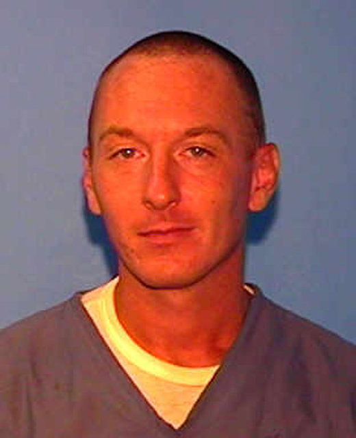 Yakalandığı zaman polise verdiği ifadede 500 yaşında bir vampir olduğu için hiçbir hapishanenin onu tutamayacağını söyledi.