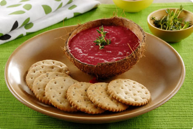 Pek çok "diyet" ürünü "az yağlı" ya da "yağsız" olarak etiketlendirilir ancak bu ürünler olması gereken yağ, karbonhidratlarla yer değiştirir.