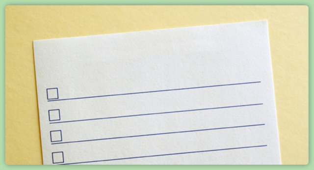 Eğer abur cubur yeme eğiliminiz fazla ise, çok fazla yediğiniz şeylerin bir listesini yapın ve hangilerinde şekerin hangilerin karbonhidratın daha fazla bulunduğunu öğrenmeye çalışın.  -