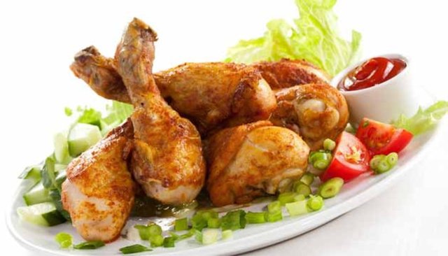 Yüksek protein içeren beyaz etler tüketirseniz saçlarınızın daha sağlıklı olduğunu göreceksiniz.