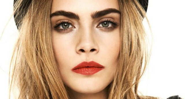 İncecik alınmış ve bir çizgi şeklinde gözüken uzun kaşlar artık çok demode!