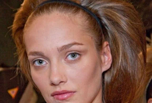 Yüzünüzde yapay bir ifade olmaması için kaşlarınızı çok ince almamaya ve kaş kalemiyle aşırı kalınlaştırmamaya dikkat edin.