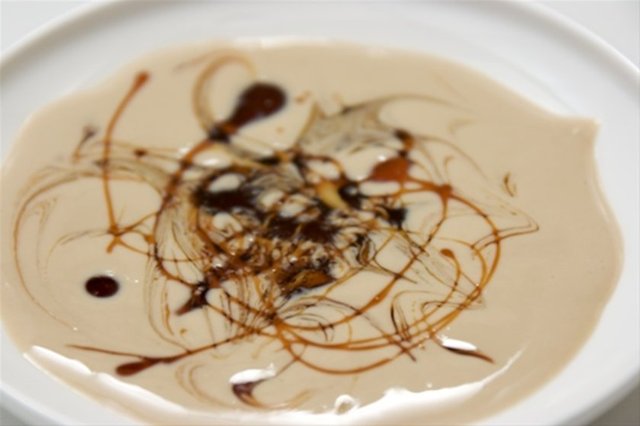 Pekmezle karıştırılarak tüketildiğinde sadece enerji vermekle kalmıyor, hem kan yapıyor hem de kış aylarında üşümeyi engelliyor.