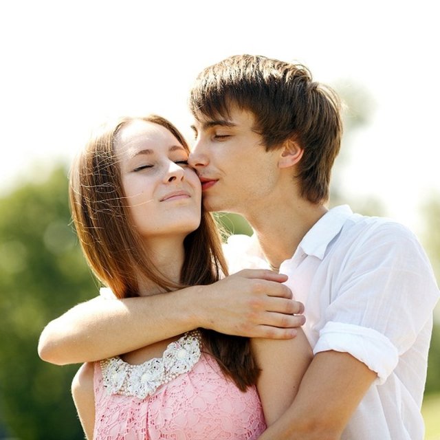 İlişki koçu Jennifer Oikle, "Ayrı geçirdiğiniz zamanlar size düşünme fırsatı verir.