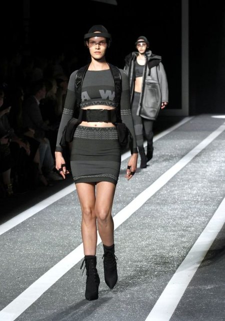Alexander - Wang H&M - koleksiyonu, - dünya ile aynı anda Türkiye'de - satışa sunuldu.