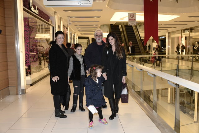 AYŞEGÜL - AHMET, MİNA, ASLI HOTİÇ