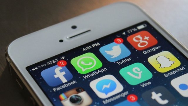 Telefon numaraları üzerinden engelleme işlemini gerçekleştirecek olan Whatsapp'ın özellikle ahlaksız içerik paylaşımında bulunan kişileri kalıcı olarak engellediği belirtilmişti.