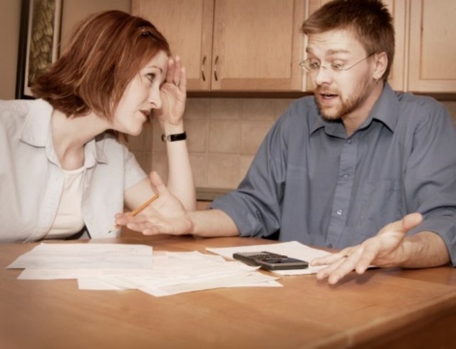 Bu roller işlerin aksaksız yürümesini sağlasa da aynı zamanda kısıtlayıcılar. İşte daha mutlu ve az stresli bir birliktelik için bırakmanız gereken 10 şey…