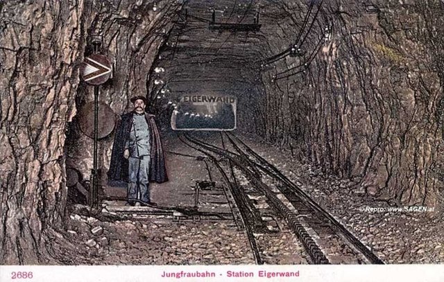 896 yılında zengin bir Zürihli iş adamı bu bölgeye tatile gelir. Gördüğü güzellikten çok etkilenir ve bu manzarayı herkesin görmesi için birşey yapmaya karar verir. Ertesi gün Zürih'e döndüğünde iş adamları ile görüşür.Ve yapımını başlatır.