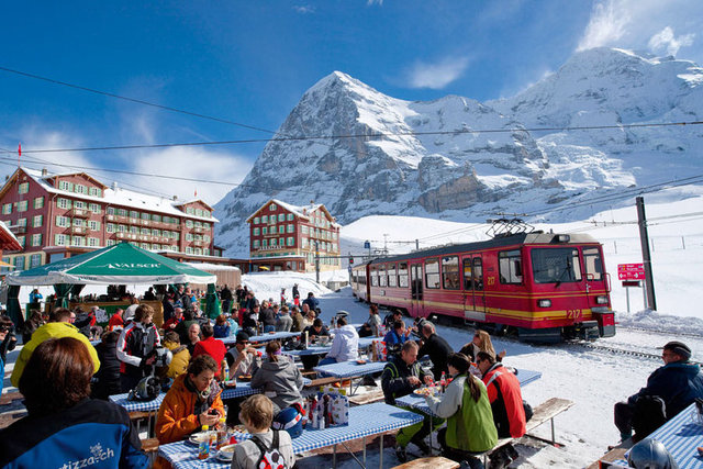 Jungfrau, Peru'dan sonra dünyada en yüksek tren istasyonunun kurulu olduğu ikinci yer.