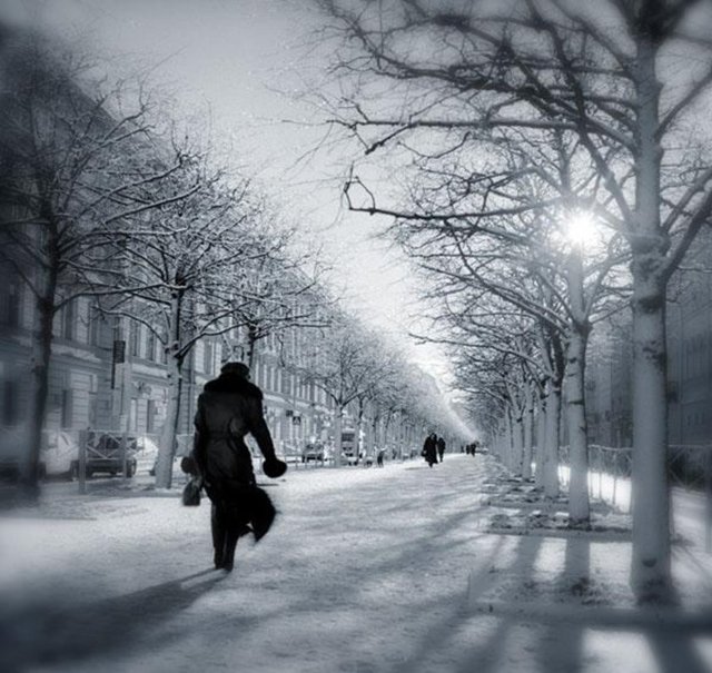 Ayrılık acısı insanın nefesinin daralmasına, kalbinin sıkışmasına ve psikolojik olarak büyük üzüntülere sebep olabilir.