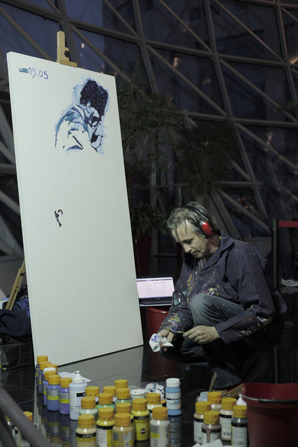 Birbirinden renkli İstanbul resimleri ve Türkiye Cumhuriyeti'nin kurucusu Atatürk'e duyduğu hayranlığıyla yaptığı Atatürk temalı resimleriyle sanatseverlerin yakından tanıdığı İngiliz ressam Ned Pamphilon...