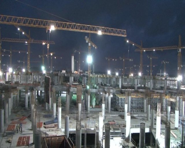 3 adet paralel taksirut (3750m*45m) - Yüksek hız ve bağlantı taksirutları - Apron, Terminal binası ,Hava trafik kulesi,Haberleşme ve meteroloji sistemleri,diğer hizmet binaları ve sistemler