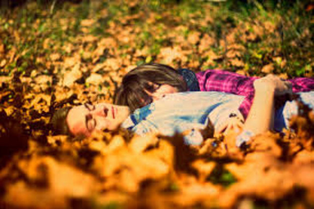 Birine duygusal anlamda bağlanmadan önce onu tanımak için zaman harcayın.