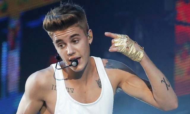 En İyi Erkek Sanatçı: Justin Bieber