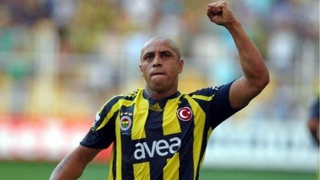 - ROBERTO CARLOS