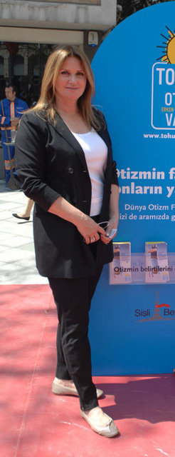 Kurucusu ve başkanı olduğu Tohum Otizm Vakfı için zamanının büyük kısmını ayıran Mine Narin, geliştirdiği projeler ve etkinliklerle vakfın çalışmalarına destek oluyor.