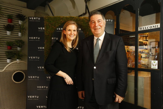 ANNE KATRIN STOMER - NAFİZ GİRGİNOK