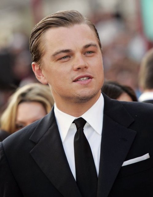 32. Ancak göz göze geldikleri ilk sahnede "Bu çocuk baya iyi" diye düşündüğünü yazdı.