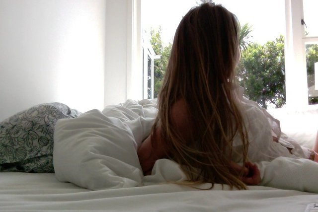 Bu kişiler günler boyunca yatakta kalabilirler. Klinomani, Yunanca da uyuma takıntısı anlamına geliyor. Bu kişiler yataklarına, yastıklarına ve yorganlarına aşırı bir sevgi besliyor.