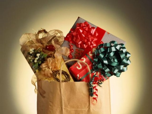 10. Doromani: Hediye verme takıntısı