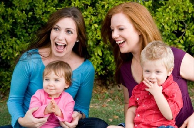 32. Oyun arkadaşlarının anneleri, okul arkadaşlarının anneleri ve diğer ebeveynlerle birlikte arkadaş çevreniz çok genişleyecek.