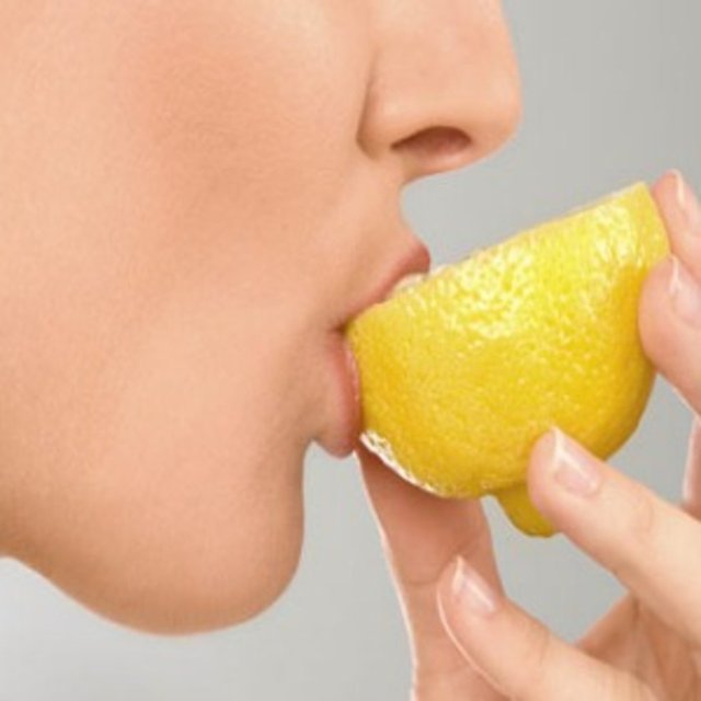 5-Limon suyu veya sirke yutmak