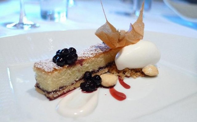 36. Şef Thomas Keller'in ikonik restoranında hayatınızda bir kez yemek (Kaliforniya, ABD)