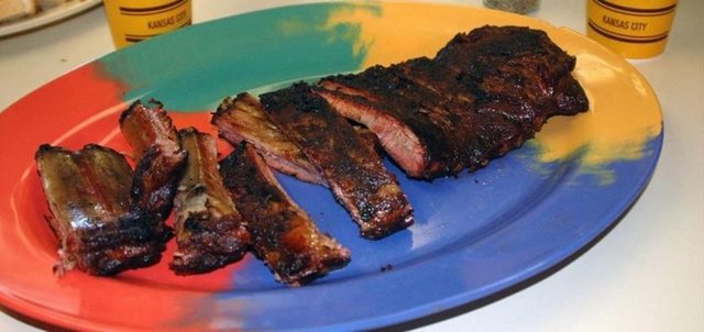 26. BBQ Arthur Bryant's'da barbekü'de pişmiş pirzola, kaburga (ABD, Missouri)
