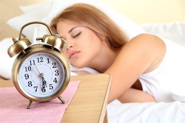 Araştırmalara göre yeteri kadar uyumayan kişiler, yemek yemeye ve kilo daha çok meyilli oluyorlar.