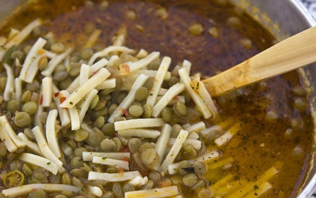 Çorba pişirirken tek dikkat etmen gereken konu, un, yağ ve krema miktarını sınırlamaktır.