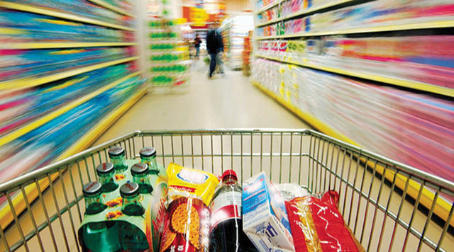 Kendini aburcubur almaktan alıkoyamıyorsan evden çıkmadan yanına kredi kartı değil nakit para al.