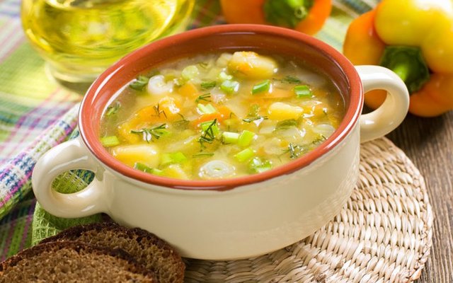 İçersindeki pek çok sebze ve tahıl grubu seni tok tutarken aynı zamanda metabolizmanın hızlanmasına yardımcı olur.