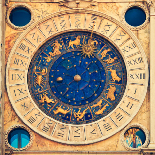 Jason Arganaut'a döndükten sonra krallığını ilan eder ve mutlu sona ulaşılır. Jason'un bu kahramanlıkları, cesareti,gücü ve başarıları Altın Post ve koç hikayelerinden sonra Koç burcu insanıyla özdeşleşmiştir.