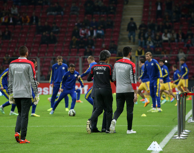 - Volkan demirel'e yapılanlarla dünya gündemini oturduk, bu olayı tasvip edenler dünyaya rezil olduk farkında mısınız?