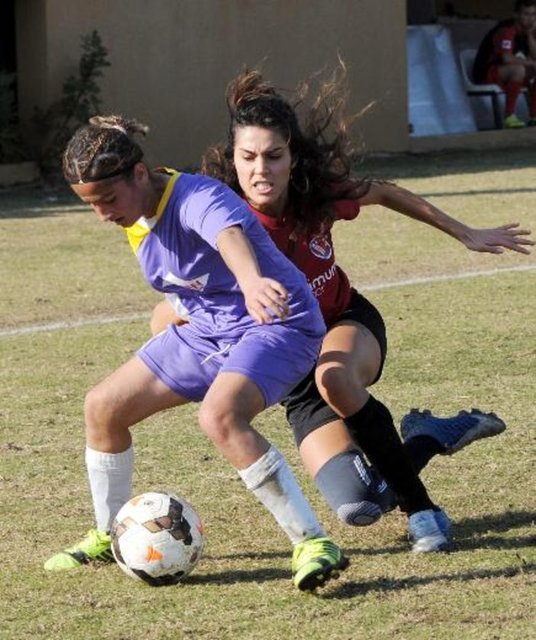 Gol sevinci yaşayan Serenay, yan hakemin golü vermediğini düşünerek itiraz etti. Daha sonra orta hakemin santra noktasını gösterdiğini fark eden oyuncu, yarım kalan gol sevincini doyasıya yaşadı.