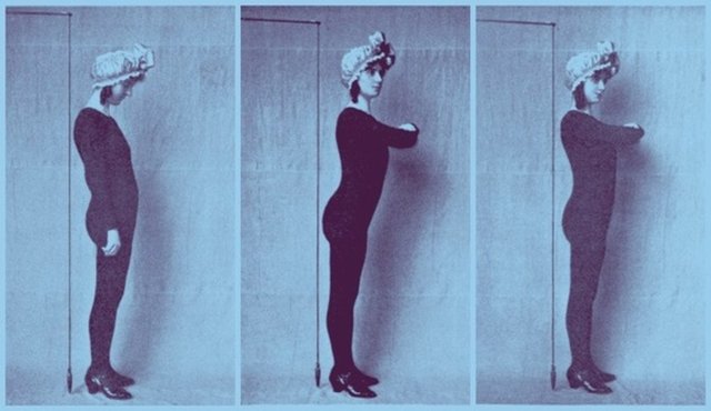 Omuzlarınızı düzeltip çenenizi dik tutarak yürüdüğünüzde gün içerisinde yaşanan olaylara daha pozitif açılardan bakmaya başladığınızı fark edeceksiniz.