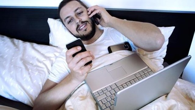 11. Cep telefonu olmadan yaşayamamak