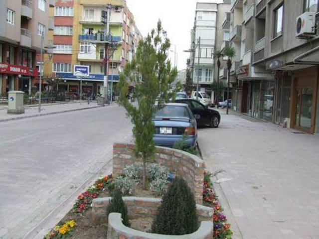 AKHİSAR Bağlı olduğu il: Manisa Nüfusu: 161.918