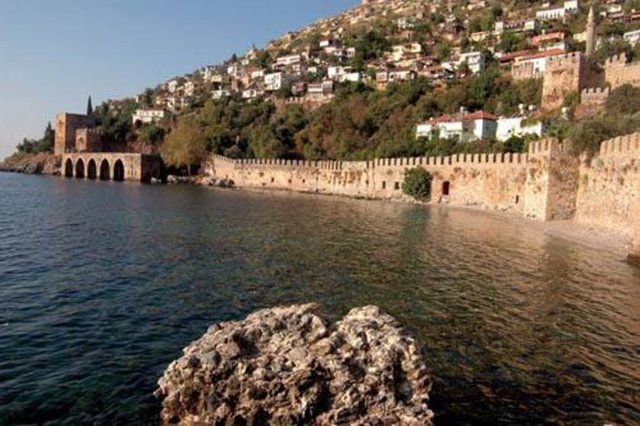 Alanya Bağlı olduğu il: Antalya Nüfusu: 276.277