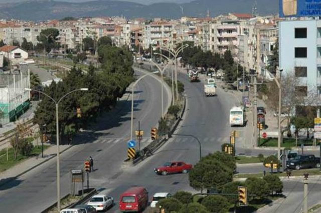 AKHİSAR Bağlı olduğu il: Manisa Nüfusu: 161.918