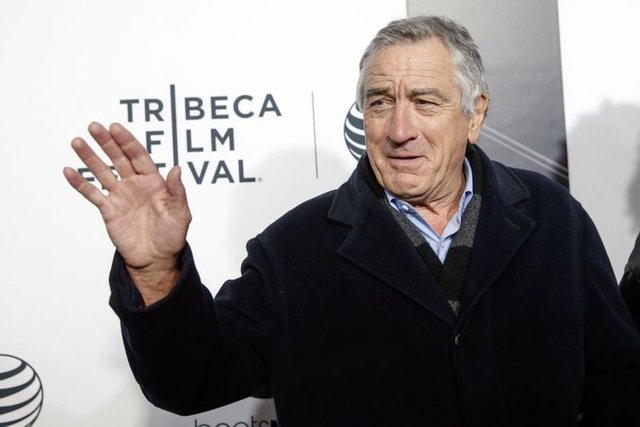 ROBERT DE NIRO