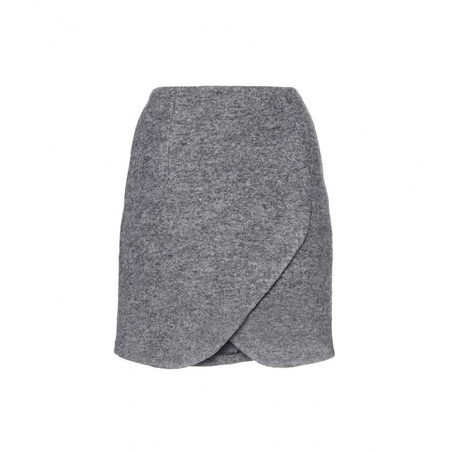 Yün mini etek. Bu kış baskılı mini ve yün bir etek edinin, ve bu pop eteği kalın opak çoraplarınızla ve trainer'larınızla kullanın. Hem çok rahat edeceksiniz, hem de çok tarz görüneceksiniz.