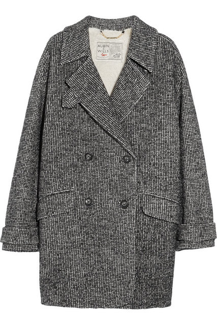 Oversized palto. Üzerinize birkaç beden büyükmüş gibi görünen, salaş paltolar geçen seneden beri çok kullanılan parçalar arasında. Özellikle gri ve tonları bu sezon çok moda.