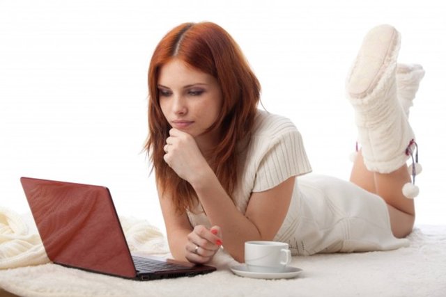 Yeni insanlarla tanışmak için internetten faydalanın.