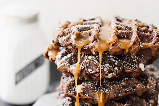 Chocolate Liege Waffles: Çikolatalı karamelli waffle