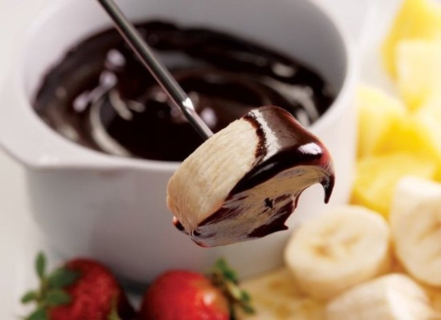 Chocolate Fondue: Çikolatalı fondü