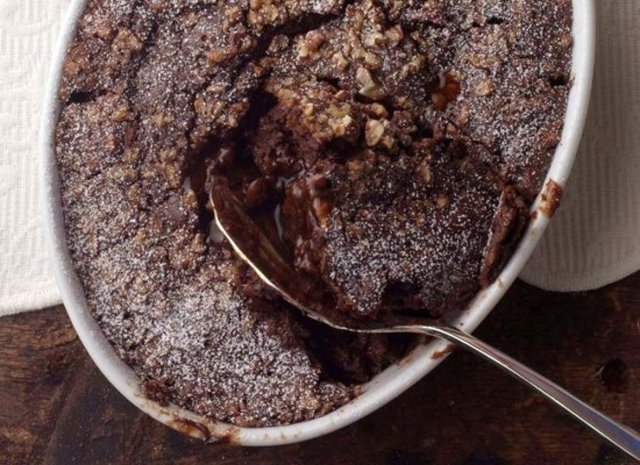 Chocolate Fudge Pudding Cake: Çikolatalı puding dolgulu kek