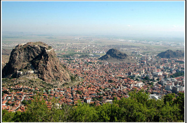 Afyonkarahisar  - Verdiği göç: 26.799  - Aldığı göç: 22.200